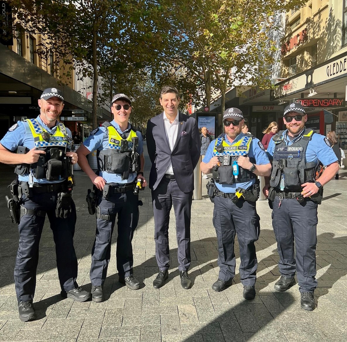Lord Mayor poses with WA Police